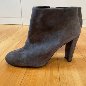 Stuart weitzman Gran ankle bootie in grey suede